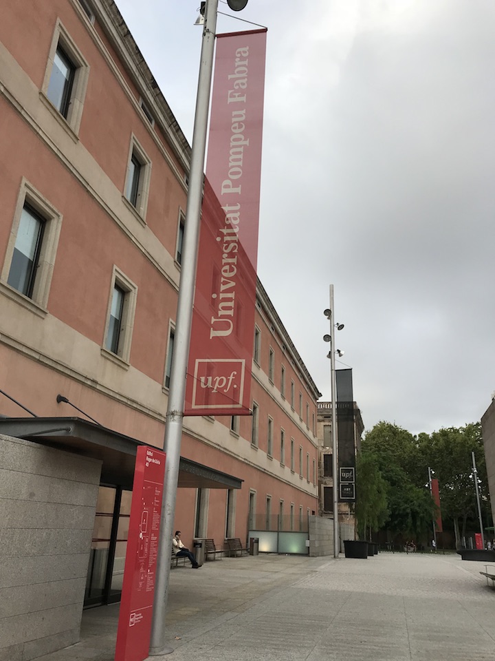 会場の大学
